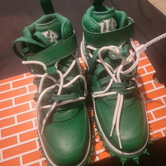 Off-White Green and White Low-Top Sneakers - Picture 10 of 11